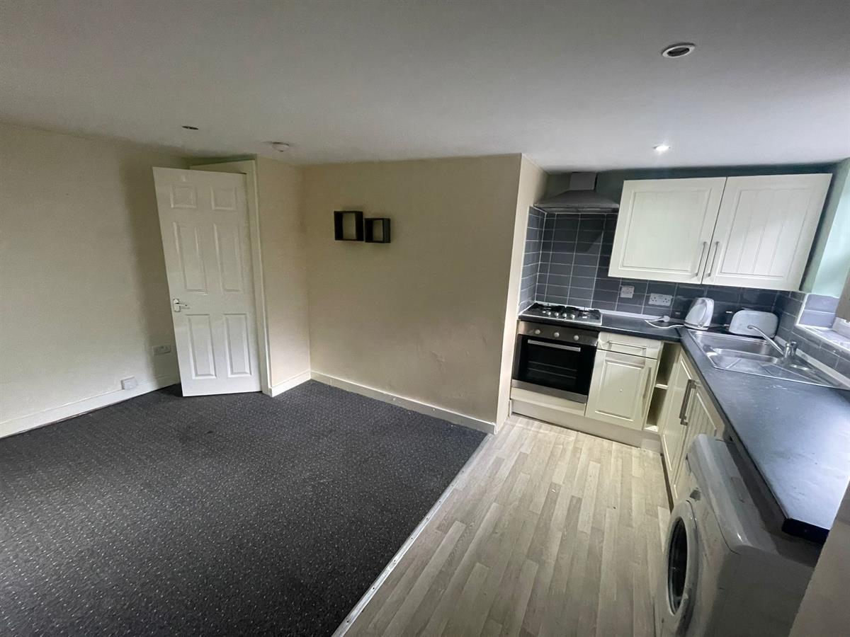 Photo of Flat 2, 341 Kirkstall Road 
