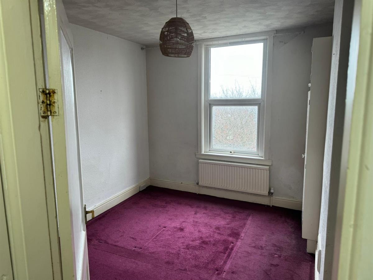 Photo of Flat 2, Armley Ridge Road, LS12 3NP