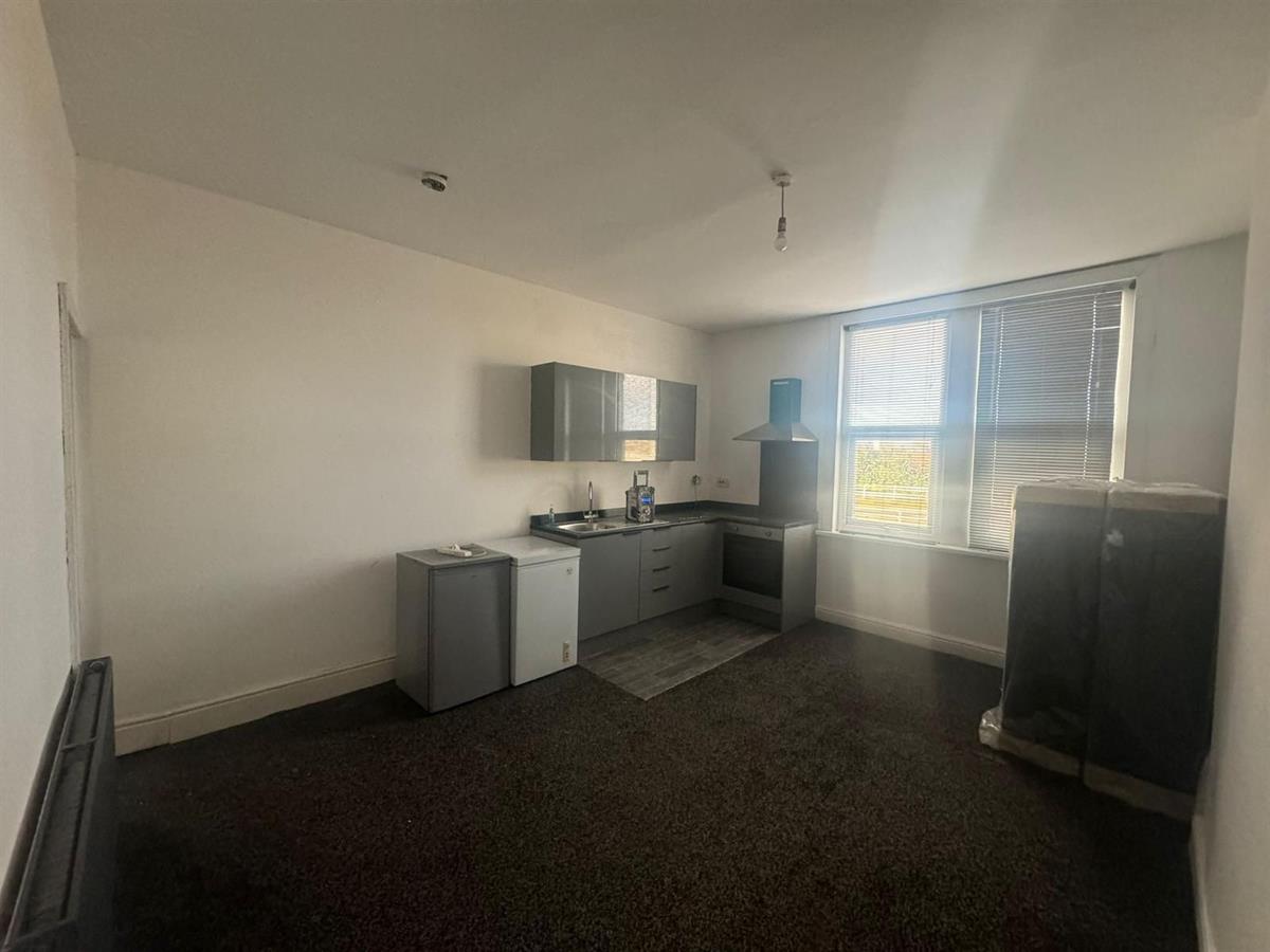 Photo of Flat Upstairs, 216 York Road, Leeds