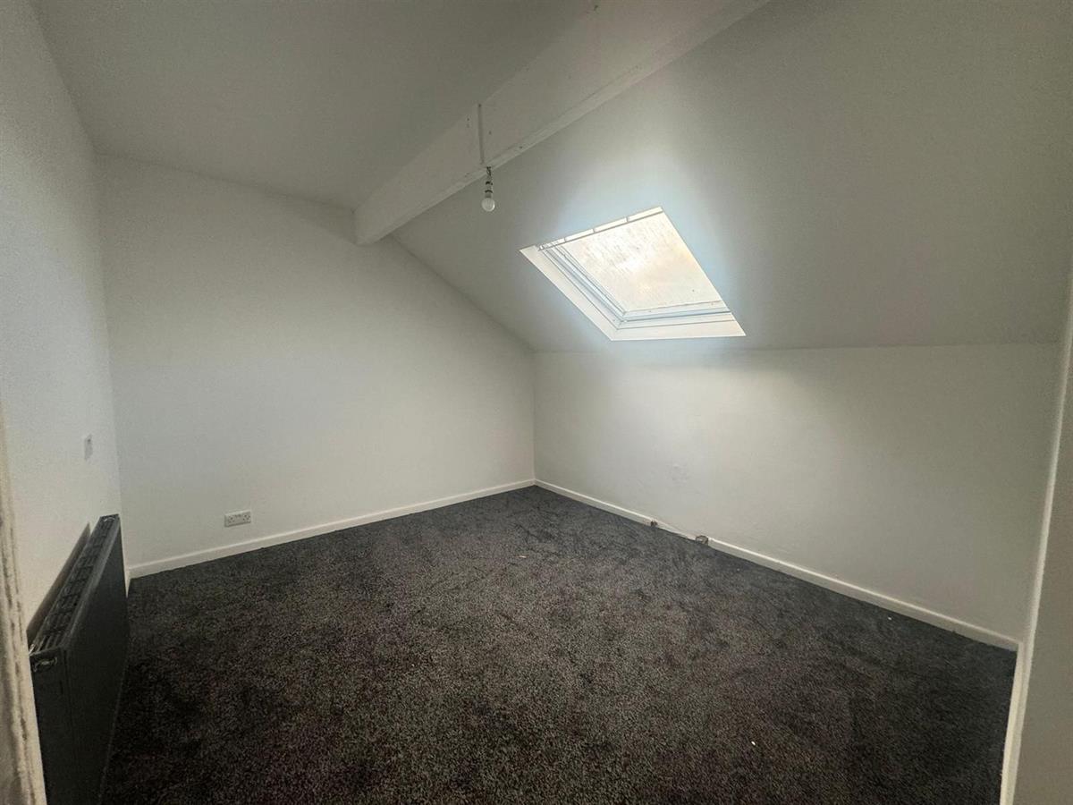 Photo of Flat Upstairs, 216 York Road, Leeds
